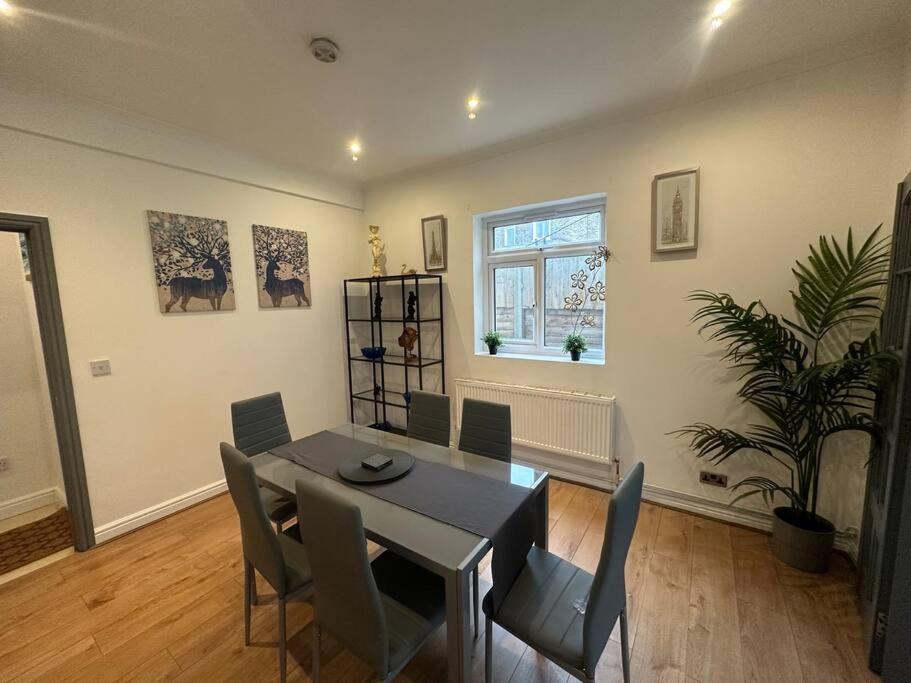5 Bedroom House Se6 Londra Dış mekan fotoğraf